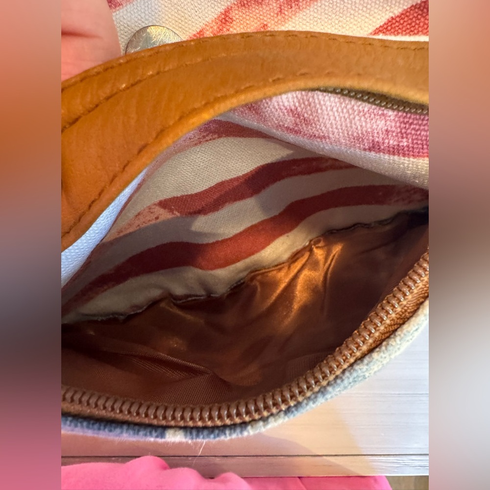 Rustic Distressed American Flag Canvas & Faux Leather Drawstring Backpack - Picture 9 of 13